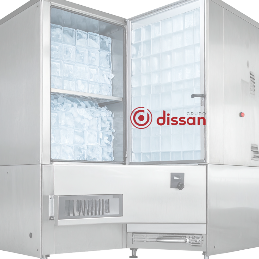 Técnico realizando mantenimiento de equipos de frío industrial en cámara frigorífica